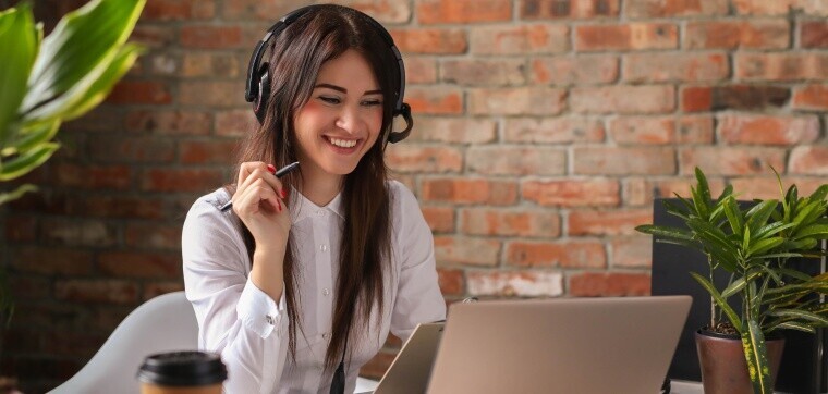 Improving customer service with reliable and flexible phone communication